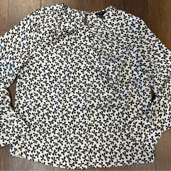 Ann Taylor factory bow print blouse SZ MED - Picture 1 of 4